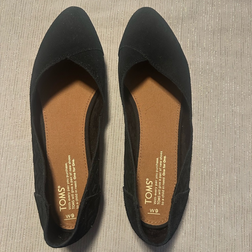 TOMS Women's Black Flats